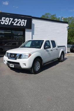 Glacier White 2021 Nissan Frontier SV