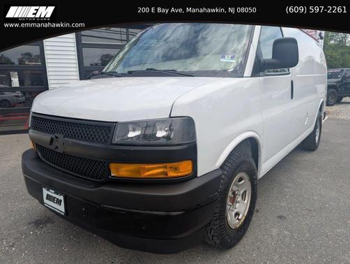 Summit White 2022 Chevrolet Express 2500 LT