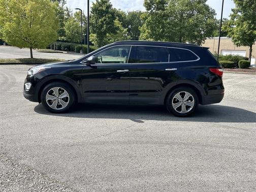 2016 Hyundai SANTA FE SE