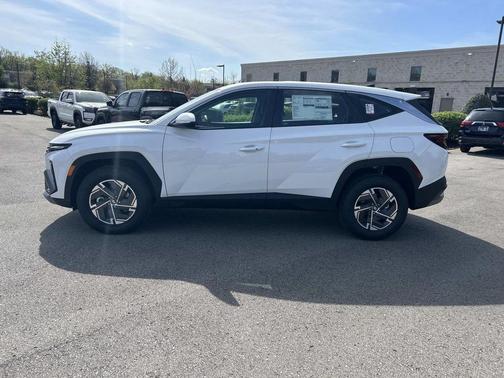 Pearl 2026 Hyundai TUCSON Hybrid Blue SE