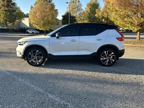 2019 Volvo XC40 T4 R-Design