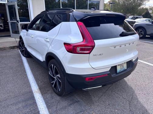 2019 Volvo XC40 T4 R-Design