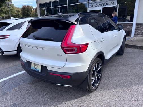 2019 Volvo XC40 T4 R-Design