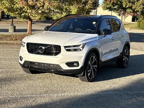 2019 Volvo XC40 T4 R-Design