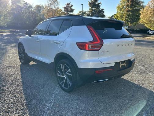 2019 Volvo XC40 T4 R-Design