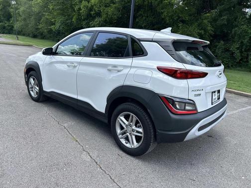 Lunar White 2022 Hyundai KONA SE