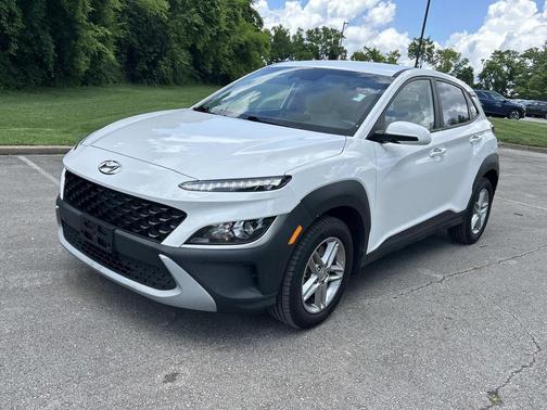 Lunar White 2022 Hyundai KONA SE