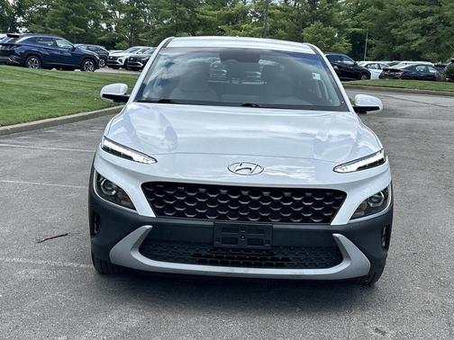 Lunar White 2022 Hyundai KONA SE