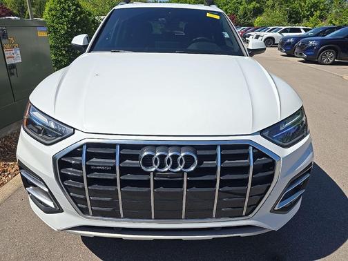 Glacier White Metallic 2023 Audi Q5 40 Premium Plus