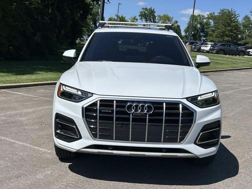 Glacier White Metallic 2023 Audi Q5 40 Premium Plus