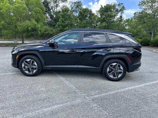 Phantom Black 2025 Hyundai TUCSON SEL Convenience