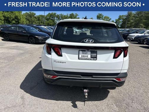 White Pearl 2023 Hyundai TUCSON SE