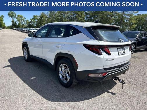 White Pearl 2023 Hyundai TUCSON SE