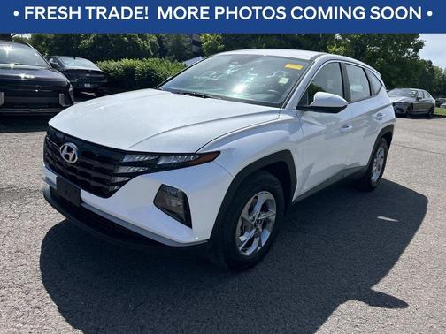 White Pearl 2023 Hyundai TUCSON SE