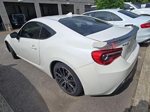 Crystal White Pearl 2020 Subaru BRZ Limited