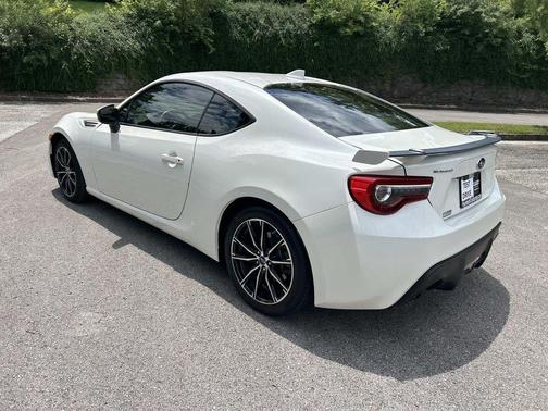 Crystal White Pearl 2020 Subaru BRZ Limited