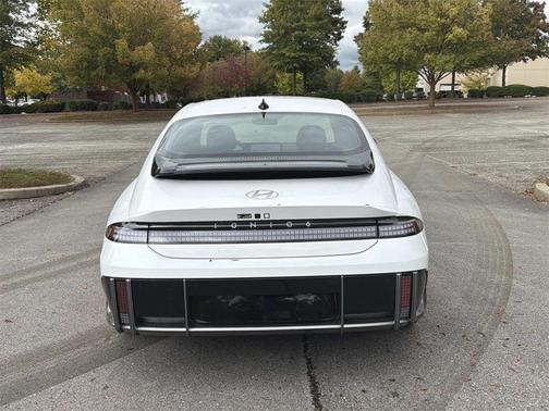 2025 Hyundai IONIQ 6 SE