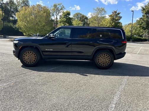 2023 Rivian R1S Adventure Quad Motor Large Pack