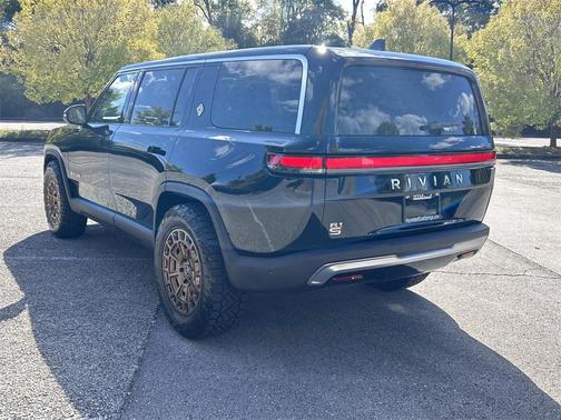 2023 Rivian R1S Adventure Quad Motor Large Pack
