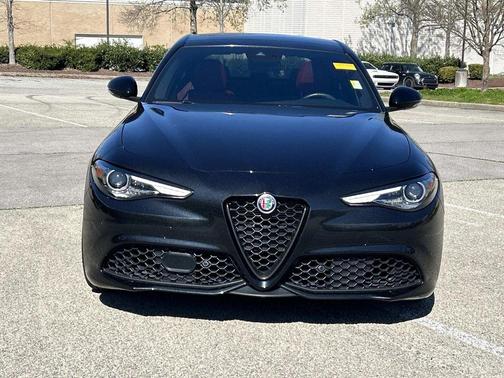 Black 2022 Alfa Romeo Giulia Veloce