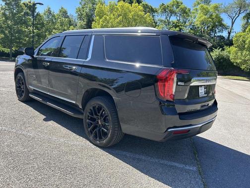 Onyx Black 2023 GMC Yukon XL SLT