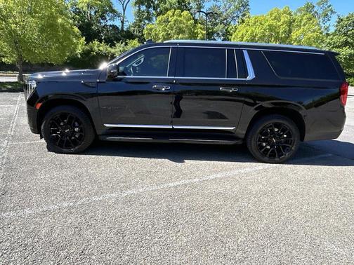 Onyx Black 2023 GMC Yukon XL SLT