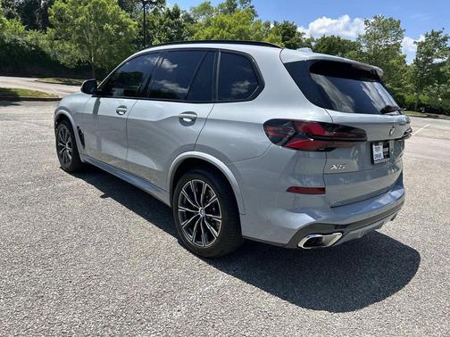 Brooklyn Gray Metallic 2024 BMW X5 sDrive40i