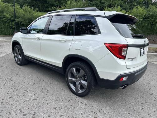 White Diamond Pearl 2019 Honda Passport Touring