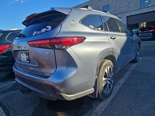 2021 Toyota Highlander Hybrid XLE