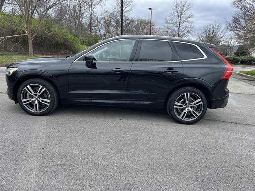 2019 Volvo XC60 T6 Momentum