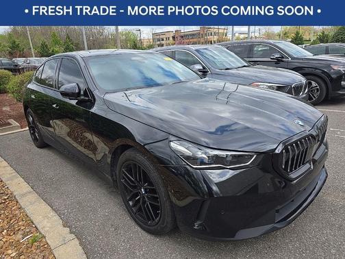 Black Sapphire Metallic 2024 BMW 530 i