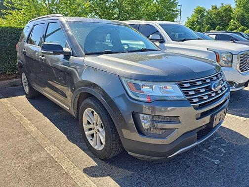 Magnetic 2016 Ford Explorer XLT