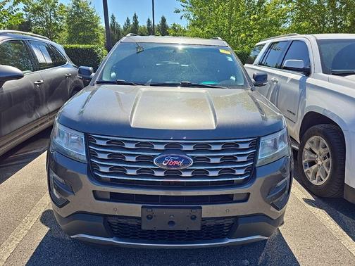 Magnetic 2016 Ford Explorer XLT