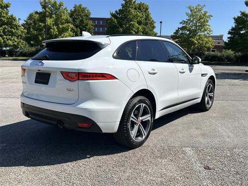 2019 Jaguar F-PACE 30t R-Sport