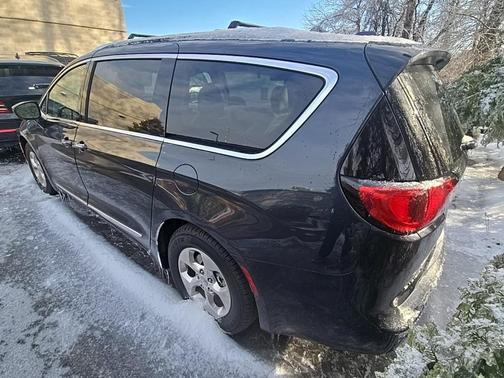 2020 Chrysler Pacifica Hybrid Touring L