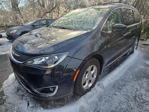 2020 Chrysler Pacifica Hybrid Touring L
