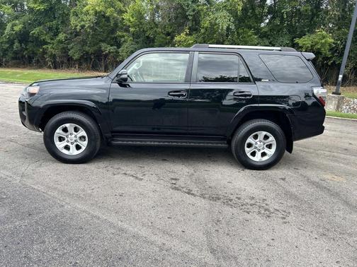 Midnight Black Metallic 2021 Toyota 4Runner SR5 Premium