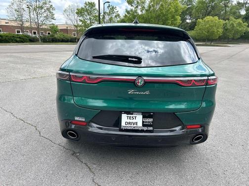 Verde 2024 Alfa Romeo Tonale Veloce
