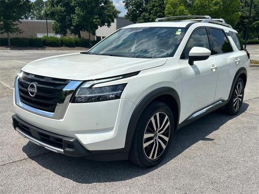 2023 Nissan Pathfinder Platinum