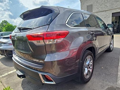 Predawn Gray Mica 2017 Toyota Highlander Limited