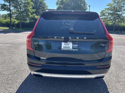 Onyx Black Metallic 2020 Volvo XC90 T6 Momentum 7 Passenger
