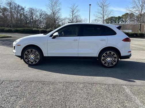 2017 Porsche Cayenne Platinum Edition