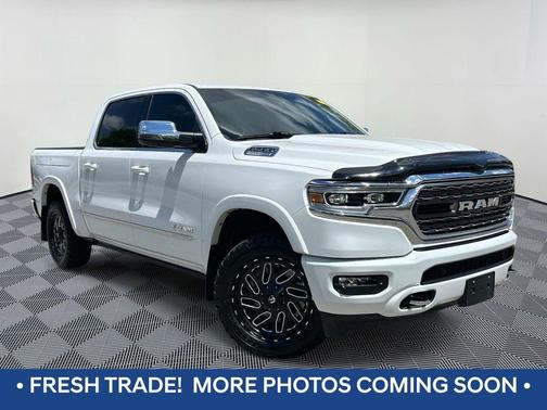 Bright White Clearcoat 2024 RAM 1500 Limited