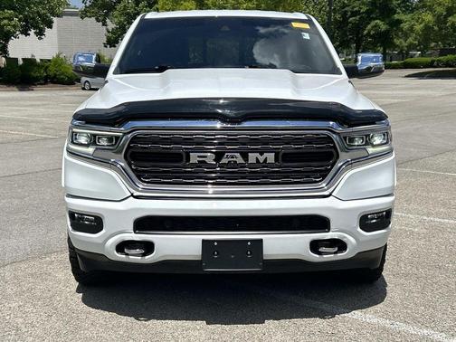 Bright White Clearcoat 2024 RAM 1500 Limited