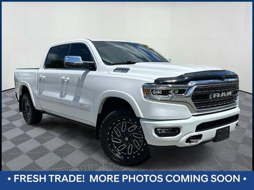 Bright White Clearcoat 2024 RAM 1500 Limited