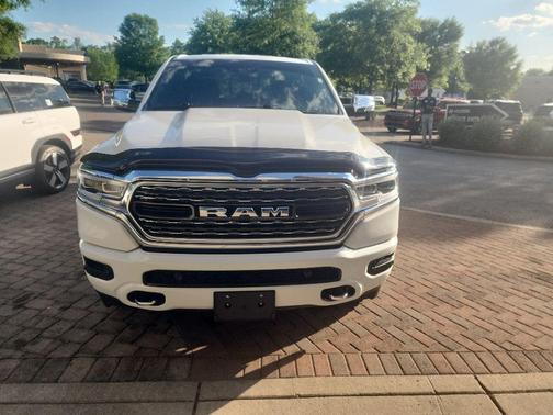 Bright White Clearcoat 2024 RAM 1500 Limited