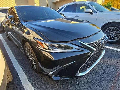 2025 Lexus ES 300h Ultra Luxury