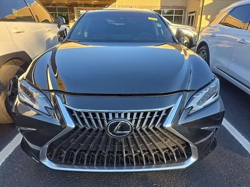 2025 Lexus ES 300h Ultra Luxury