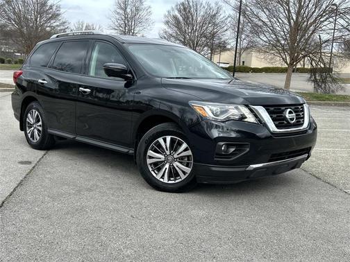 2017 Nissan Pathfinder SL