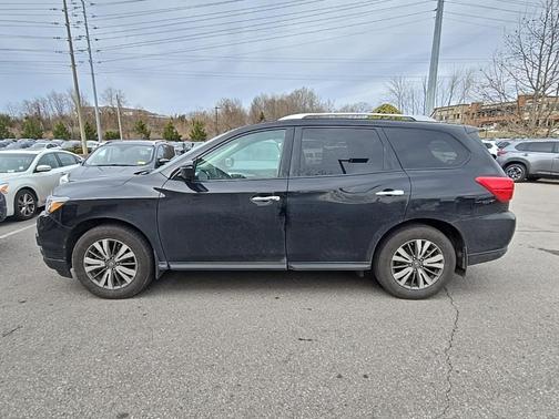 2017 Nissan Pathfinder SL